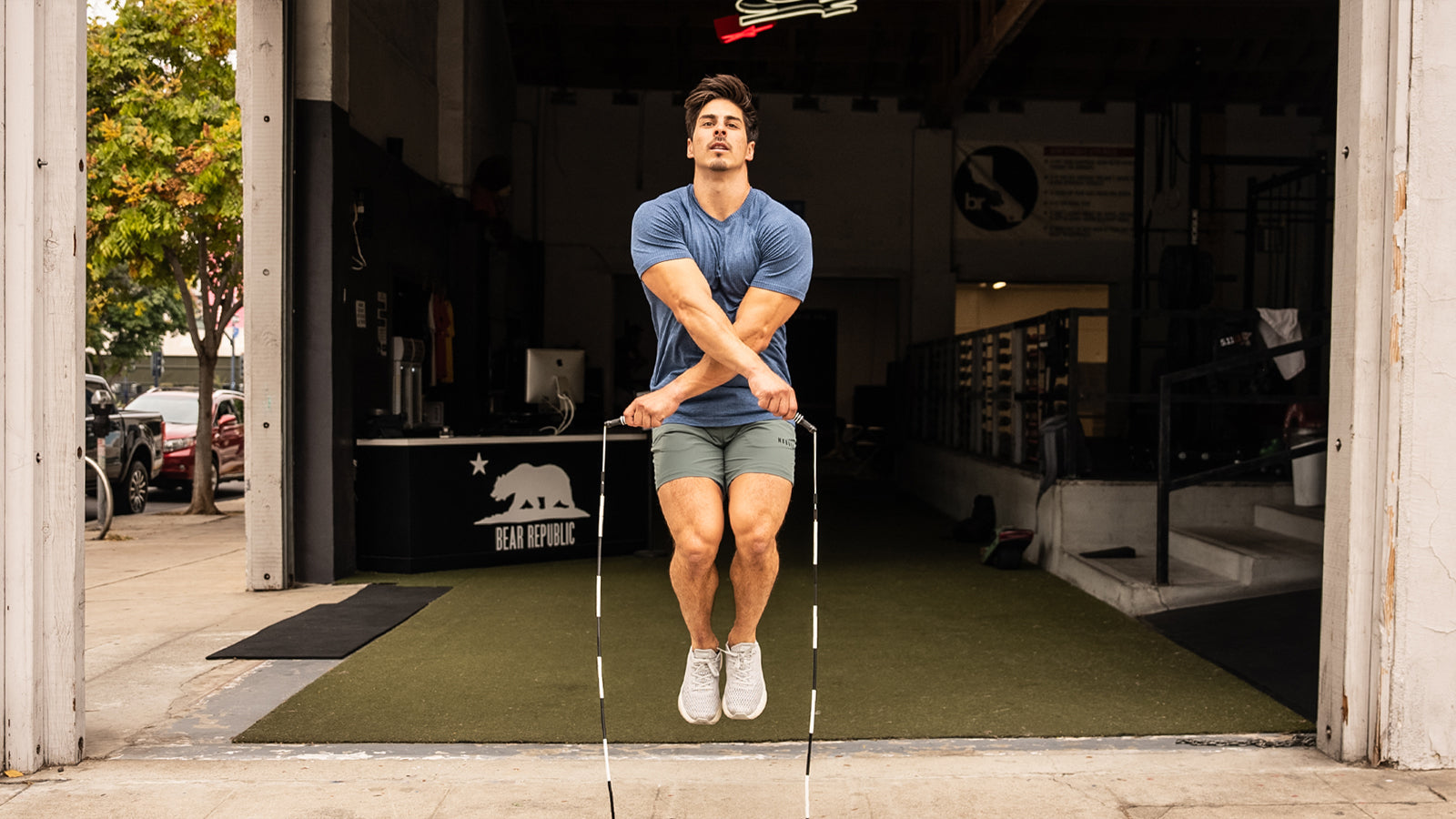 Athlete Jorge Fernandez using the Rx Smart Gear Frevo Jump Rope